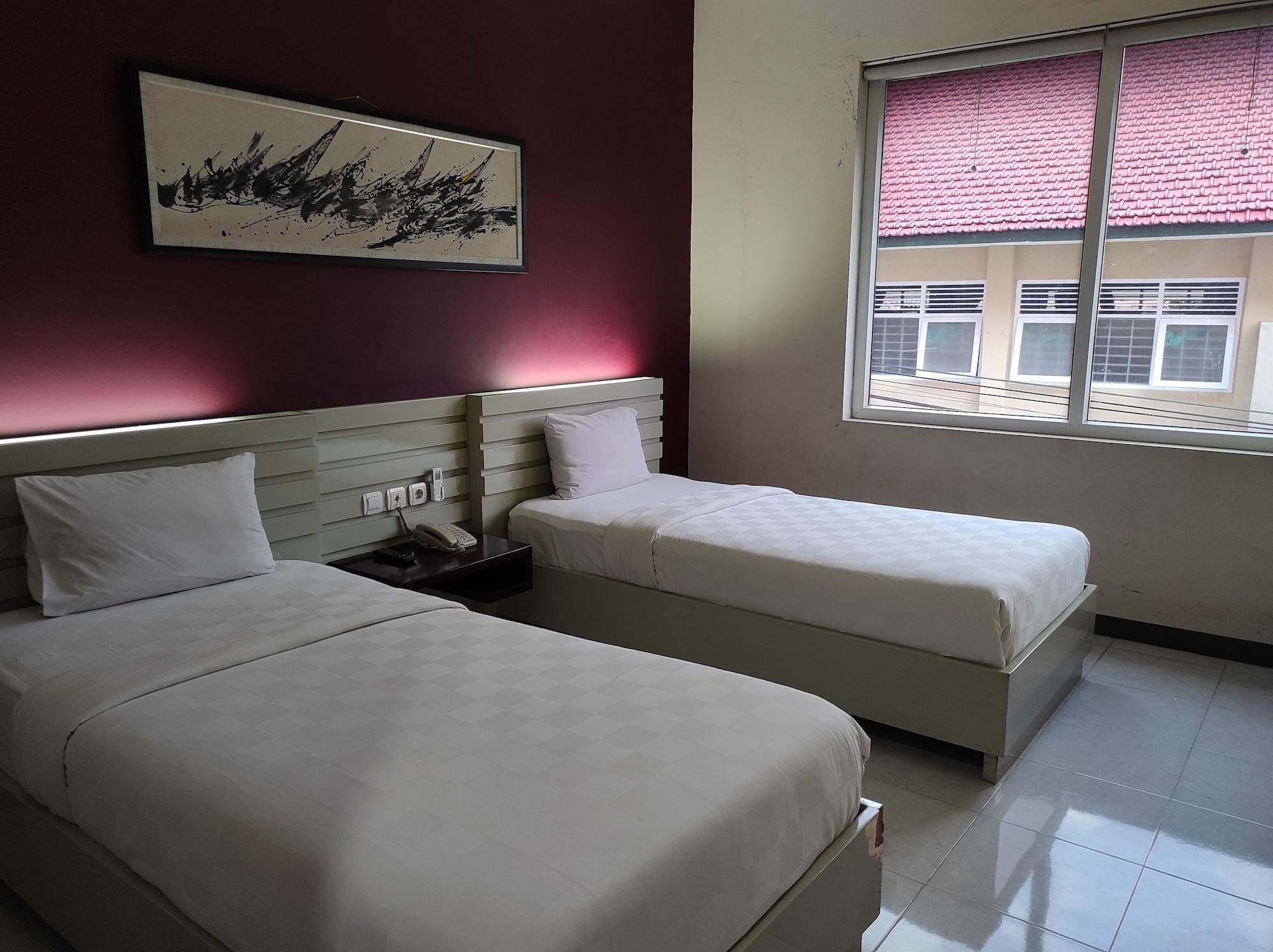 Hotel Orlen Yogyakarta Esterno foto