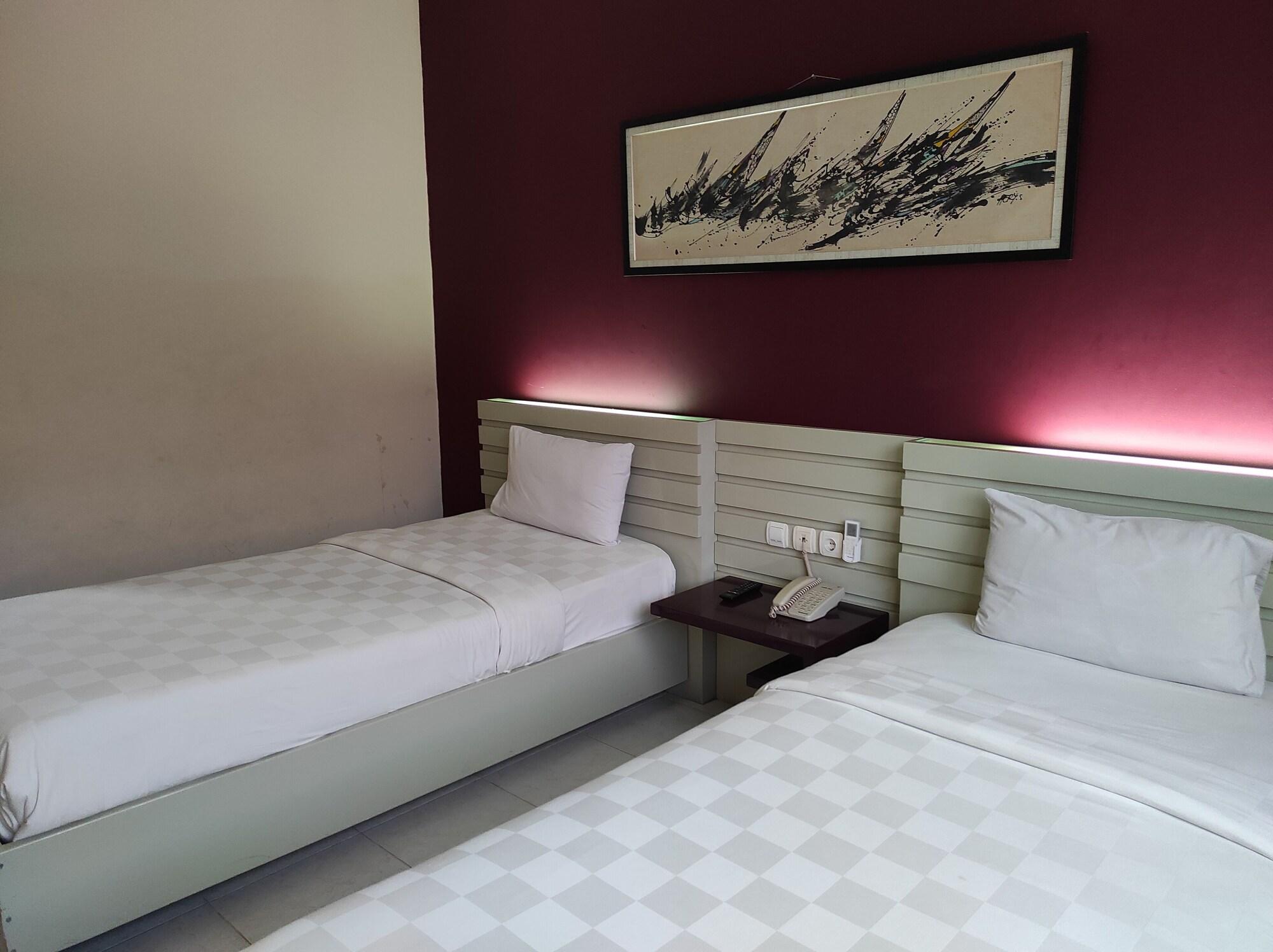 Hotel Orlen Yogyakarta Esterno foto